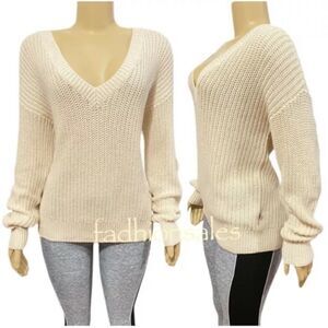 Victoria's Secret PINK Cable Knit V-neck Pullover Sweater Cream
